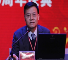 中國科學(xué)院院士、西北生態(tài)環(huán)境資源研究院常務(wù)副院長、我國著名寒區(qū)土木工程專家、博士生導(dǎo)師賴遠(yuǎn)明教授就“寒區(qū)道路熱學(xué)特性分析方法和凍害防治技術(shù)”?與嘉賓、校友和師生分享了自己獨(dú)特的見解