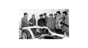 80年代初，交通部副部長王展義來我校檢查指導工作