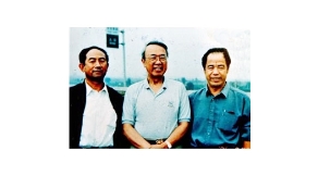 楊金泉、劉俊謙與聯(lián)合國副秘書長的合影